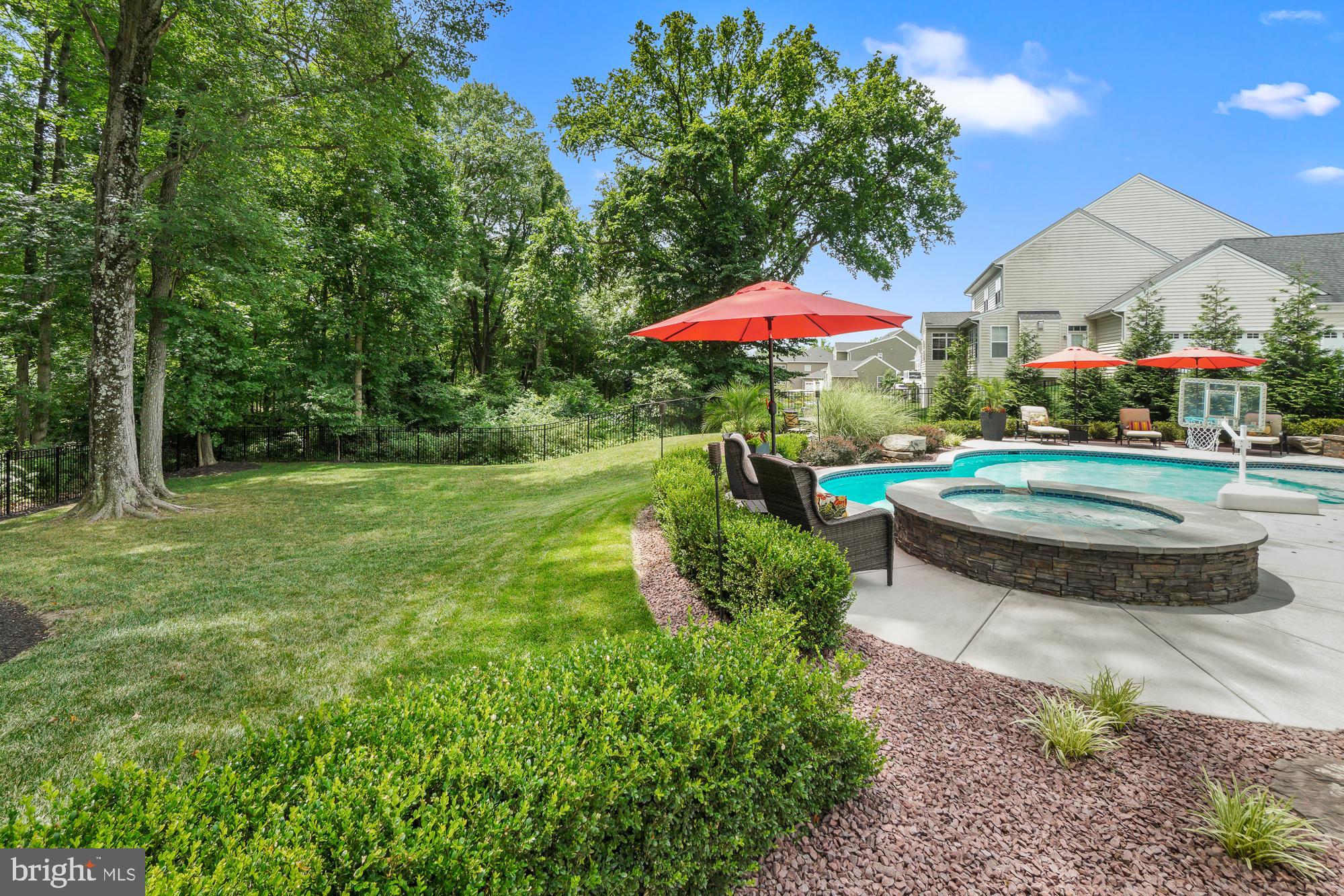 19600 Lewis Orchard Ln