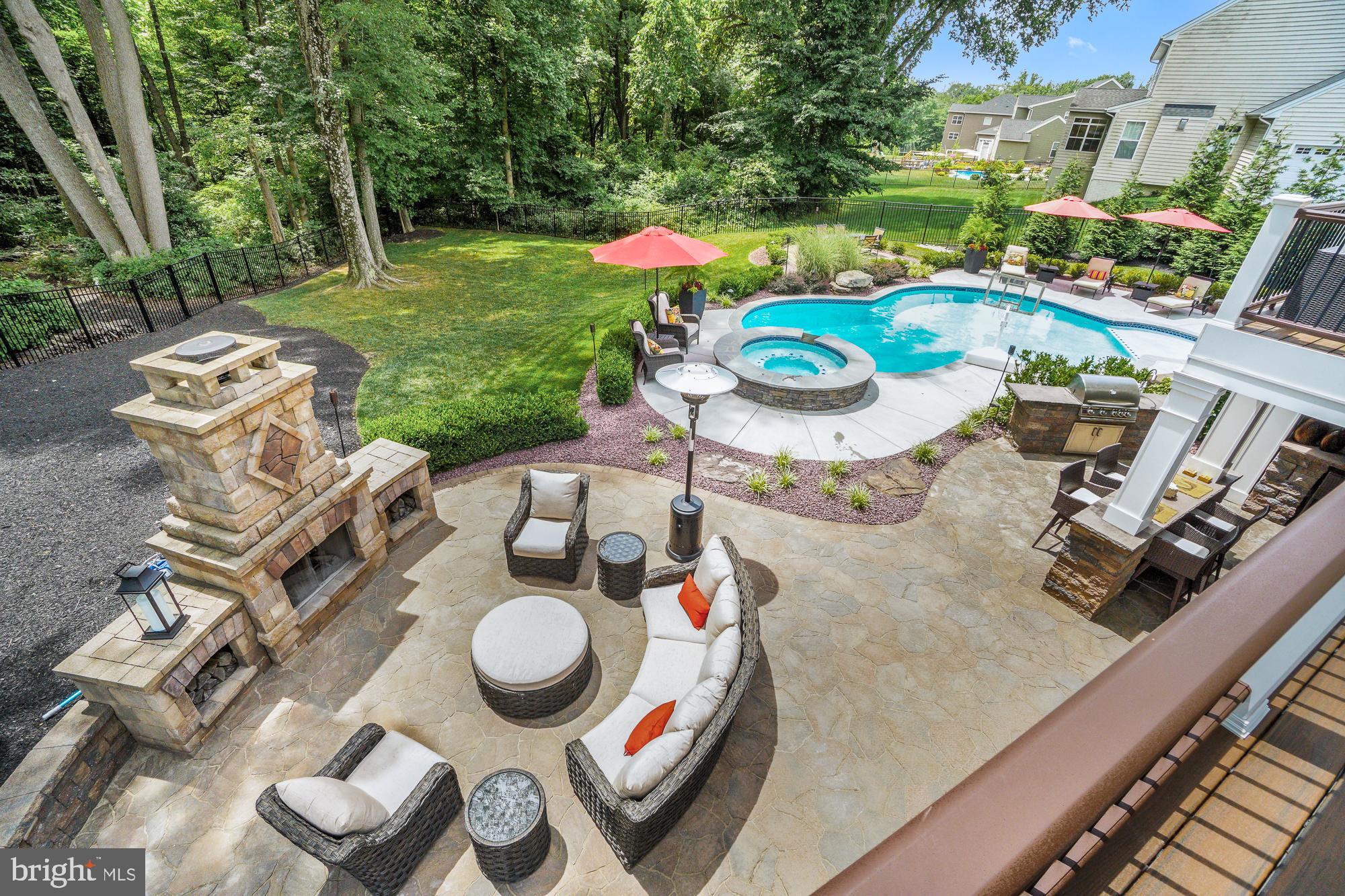 19600 Lewis Orchard Ln