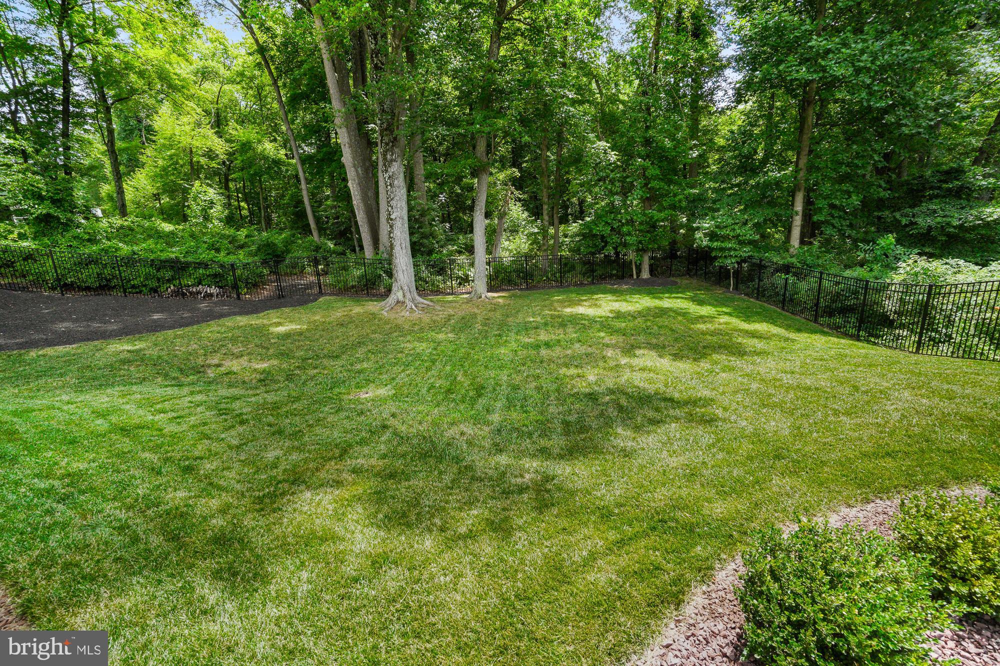 19600 Lewis Orchard Ln