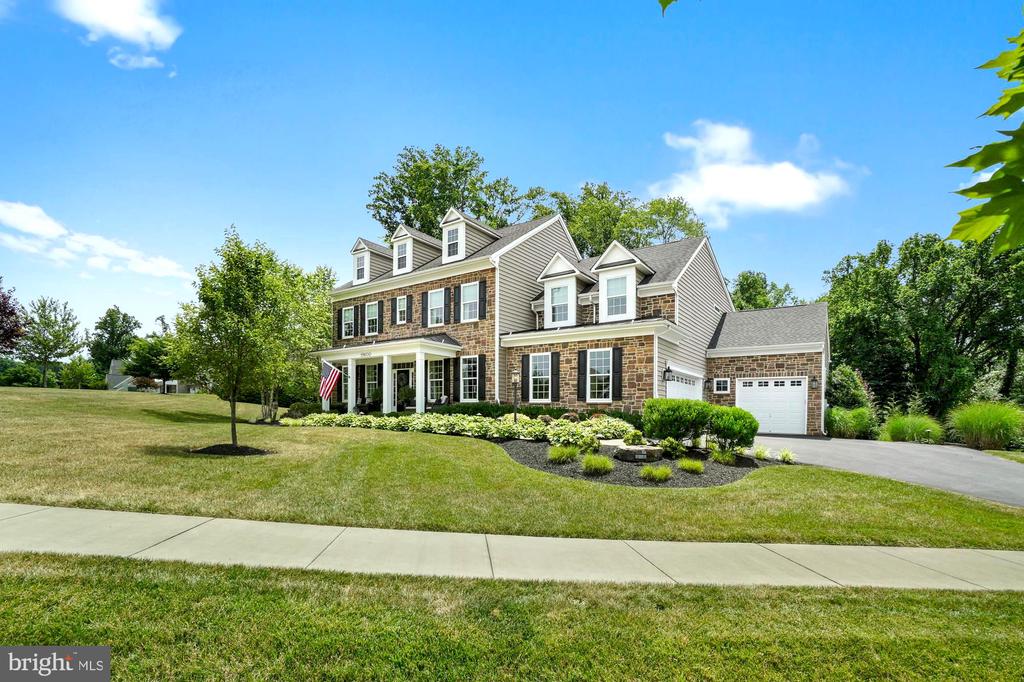 19600 Lewis Orchard Ln