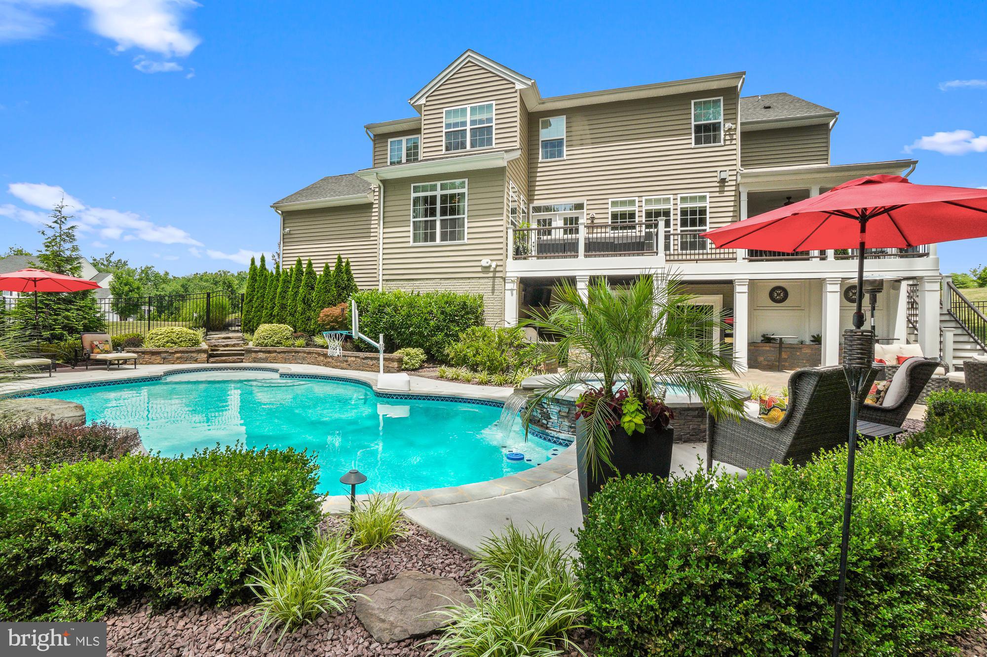 19600 Lewis Orchard Ln