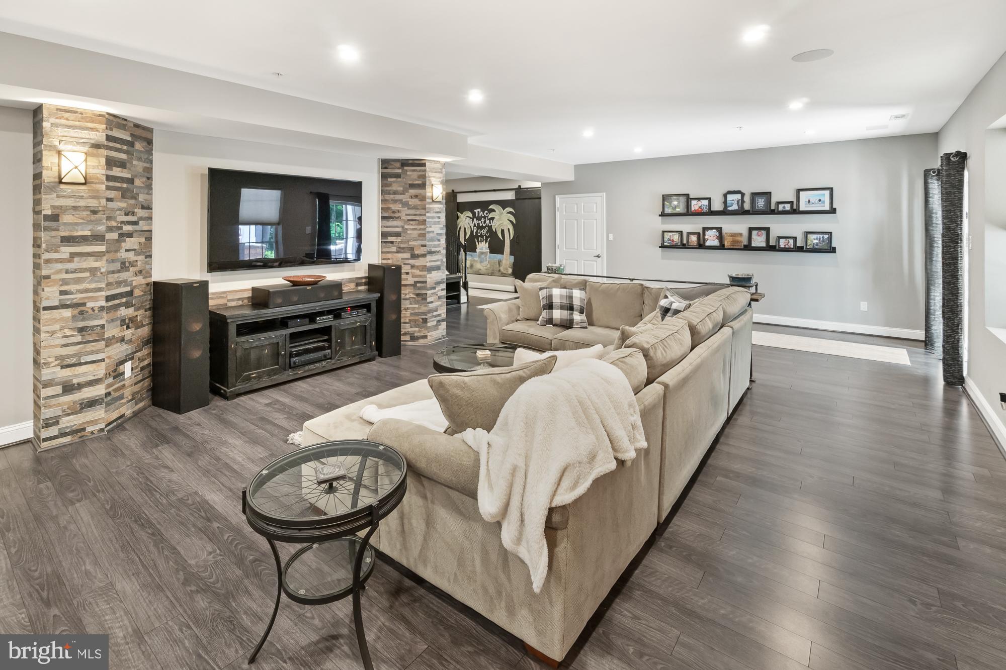 19600 Lewis Orchard Ln