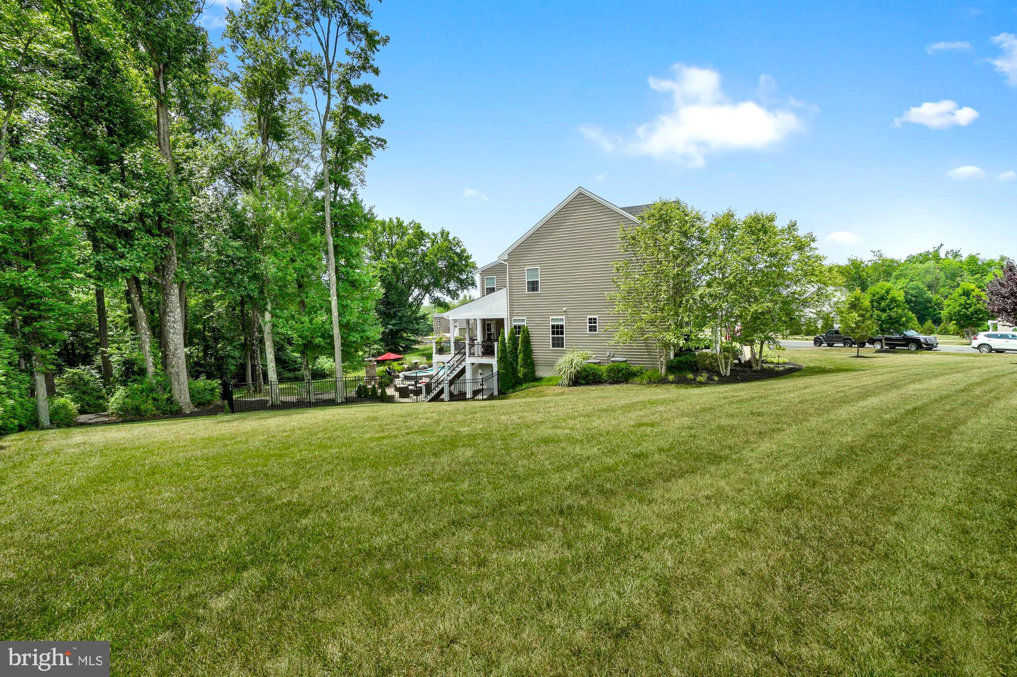 19600 Lewis Orchard Ln