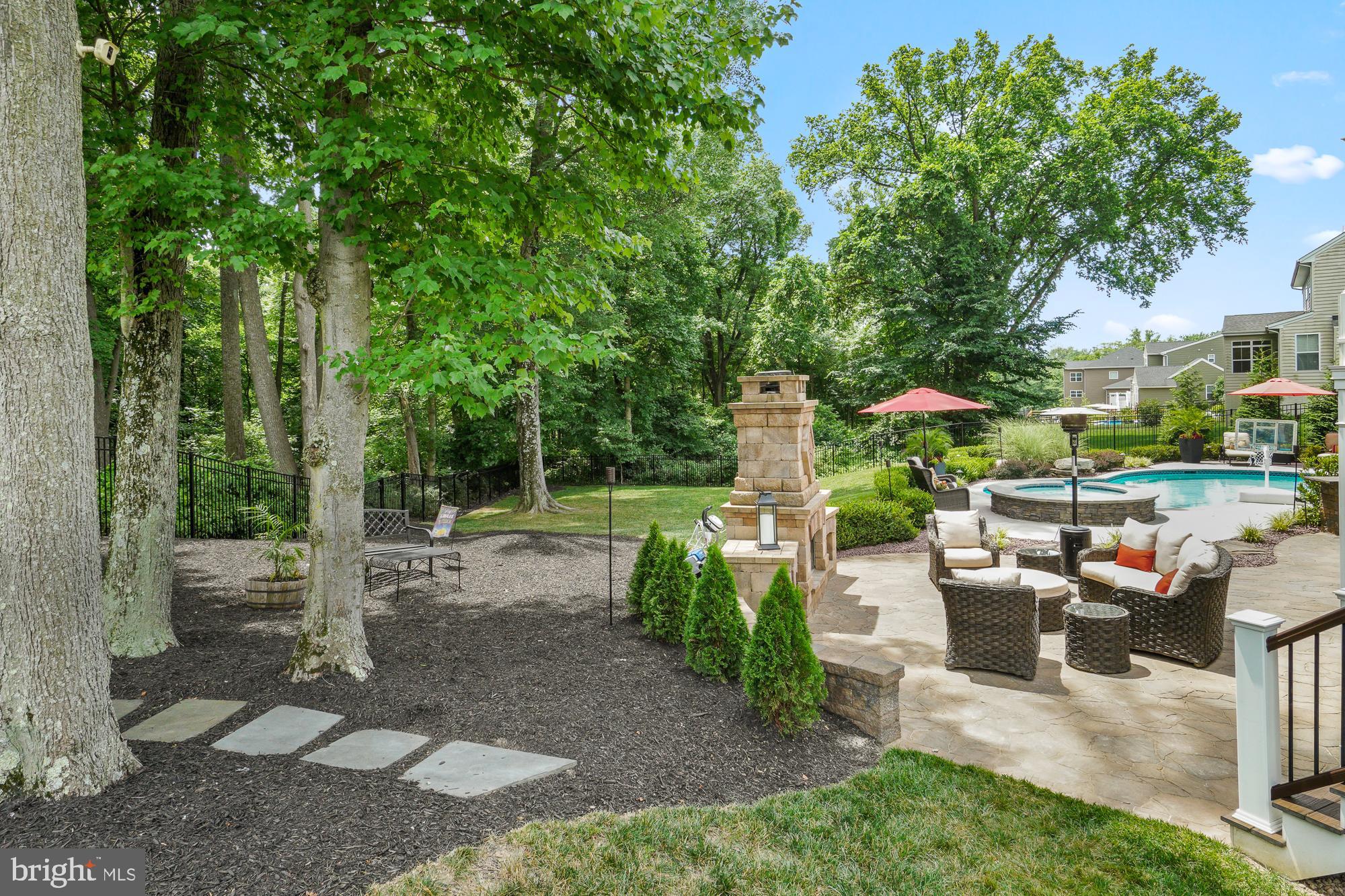 19600 Lewis Orchard Ln
