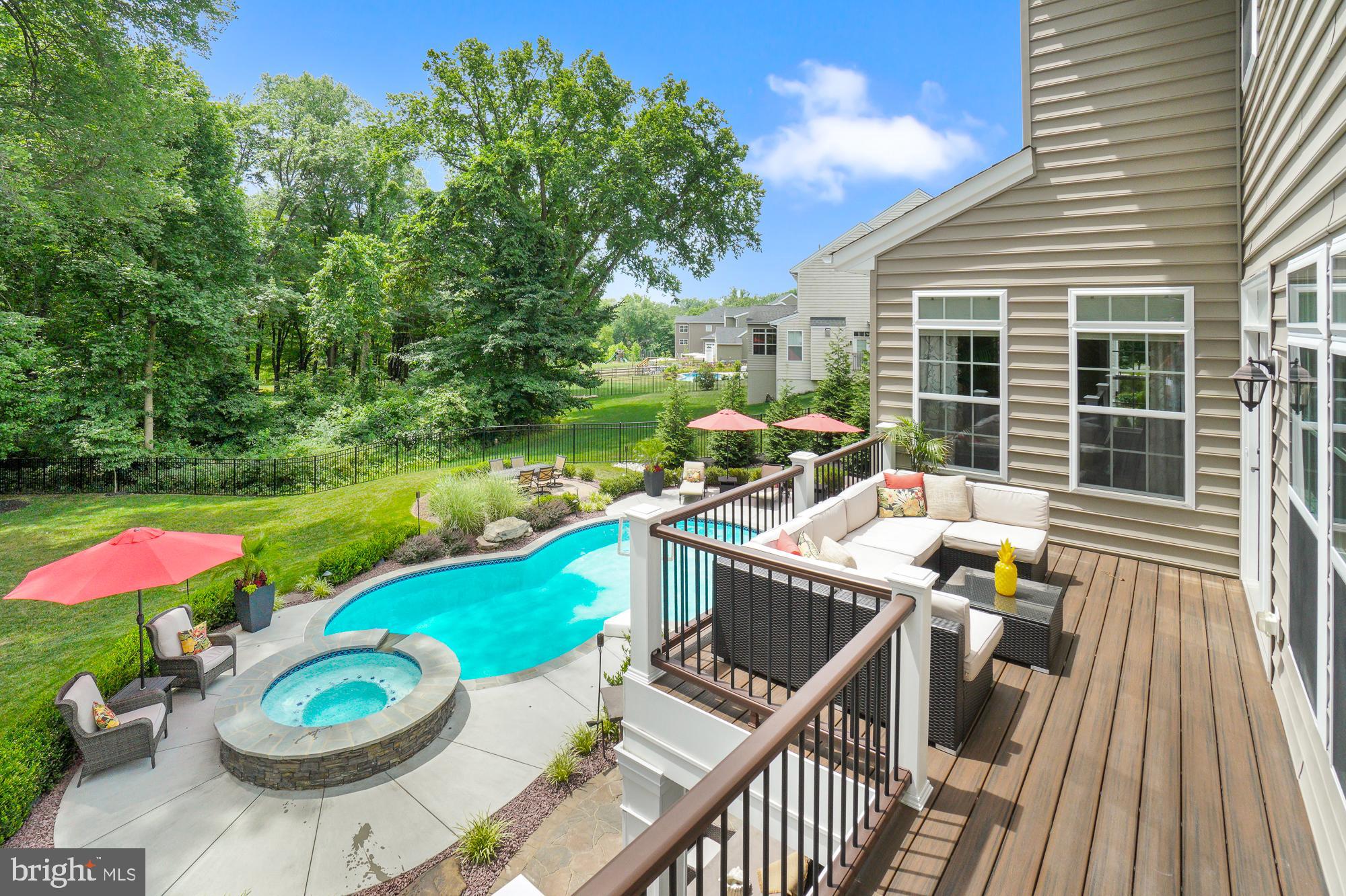 19600 Lewis Orchard Ln
