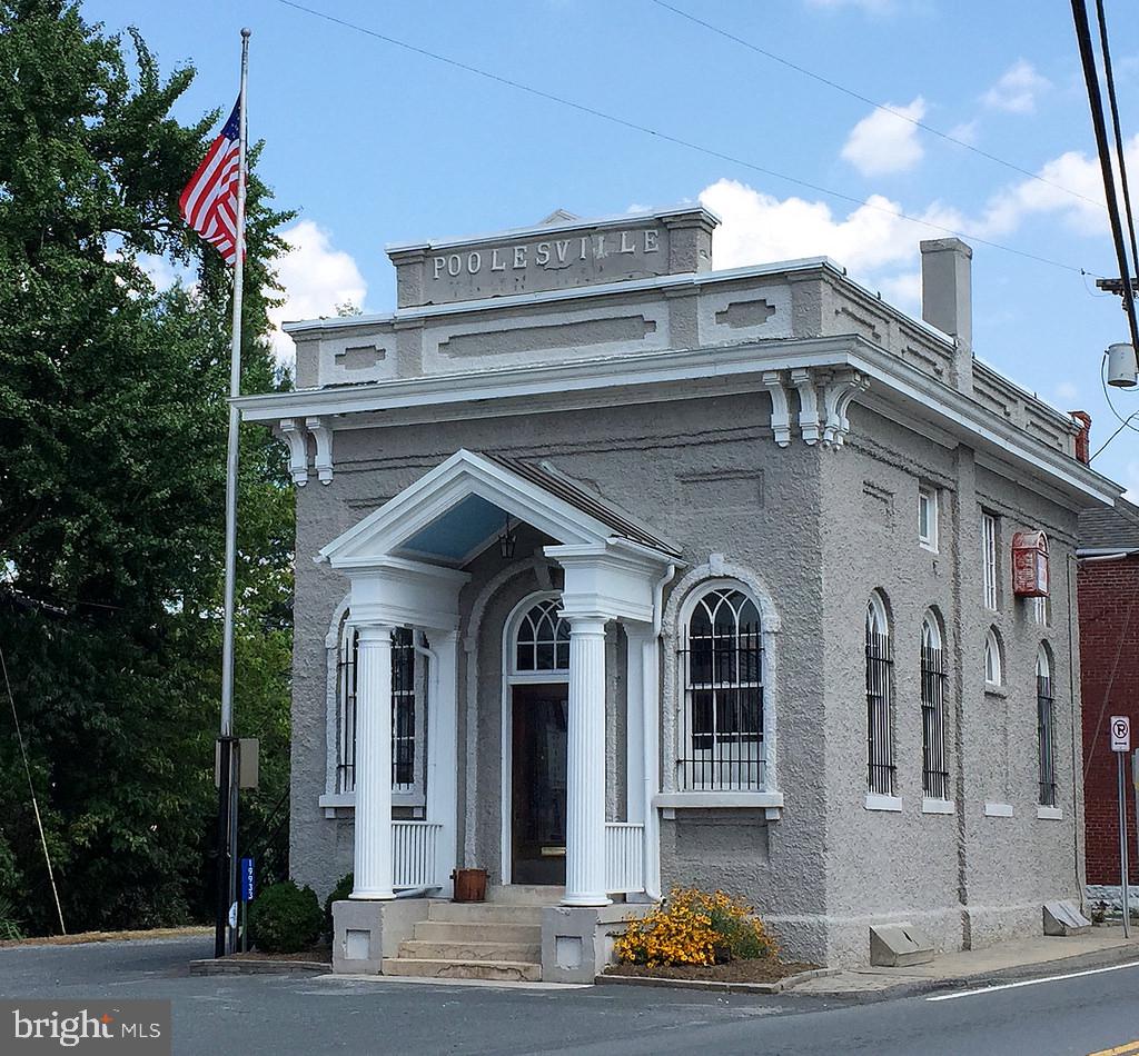 19332 CISSEL MANOR DRIVE