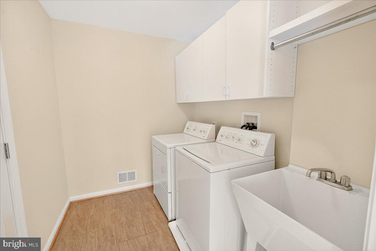 19332 CISSEL MANOR DRIVE