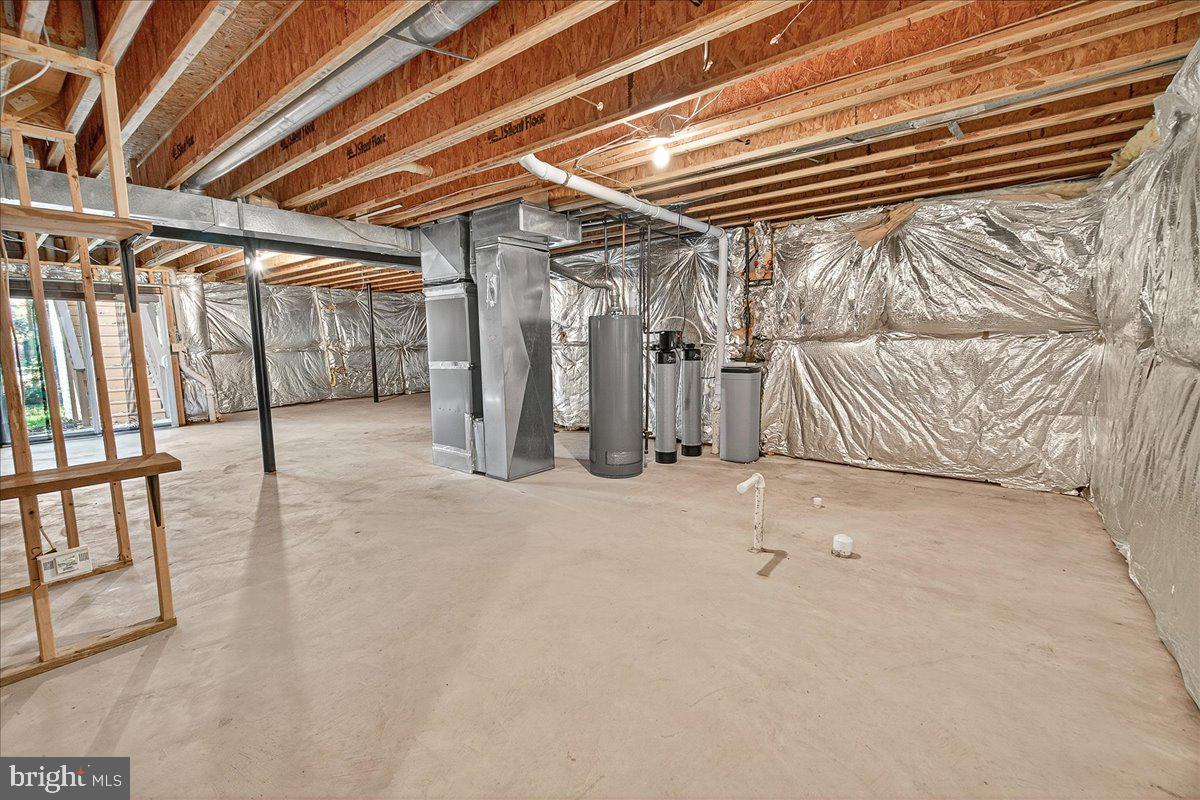 19332 CISSEL MANOR DRIVE