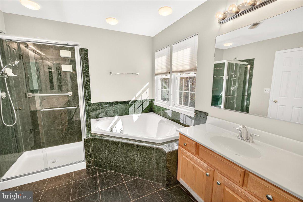 19332 CISSEL MANOR DRIVE