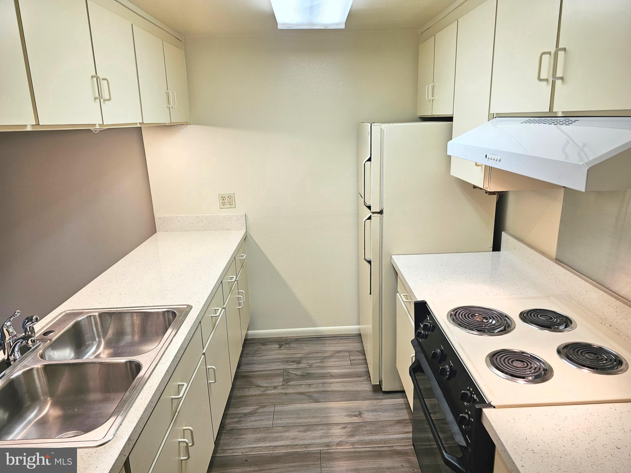 3630 GLENEAGLES DRIVE 8-1D