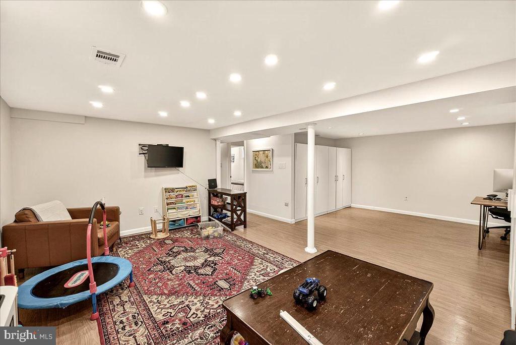 11206 ASHLEY DRIVE