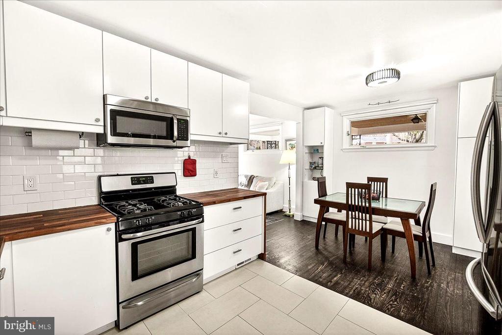 11206 ASHLEY DRIVE