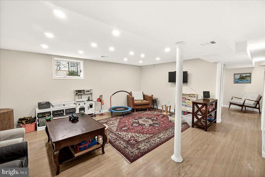 11206 ASHLEY DRIVE