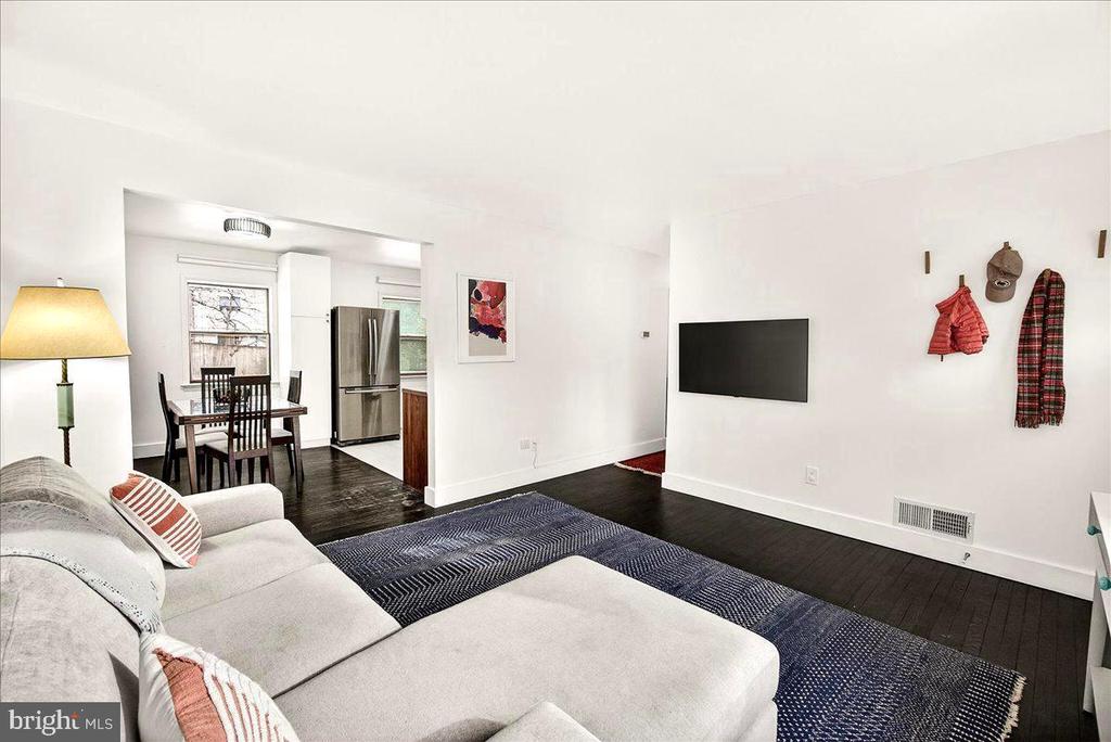 11206 ASHLEY DRIVE