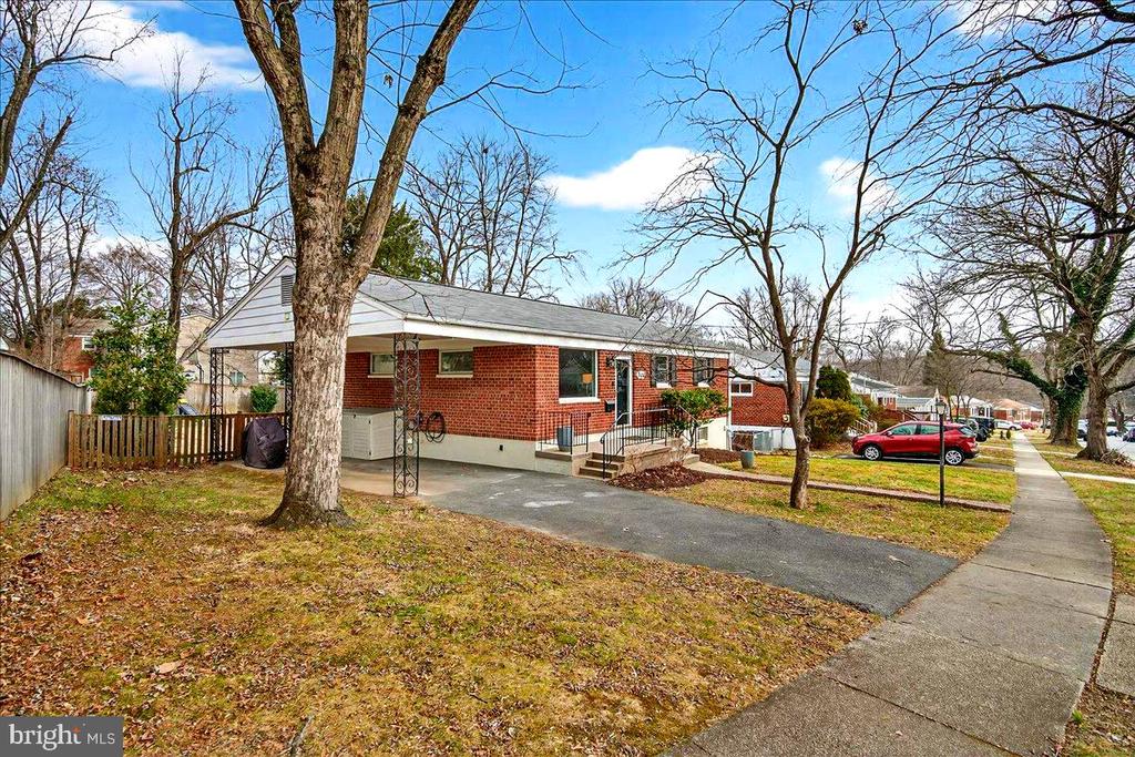 11206 ASHLEY DRIVE