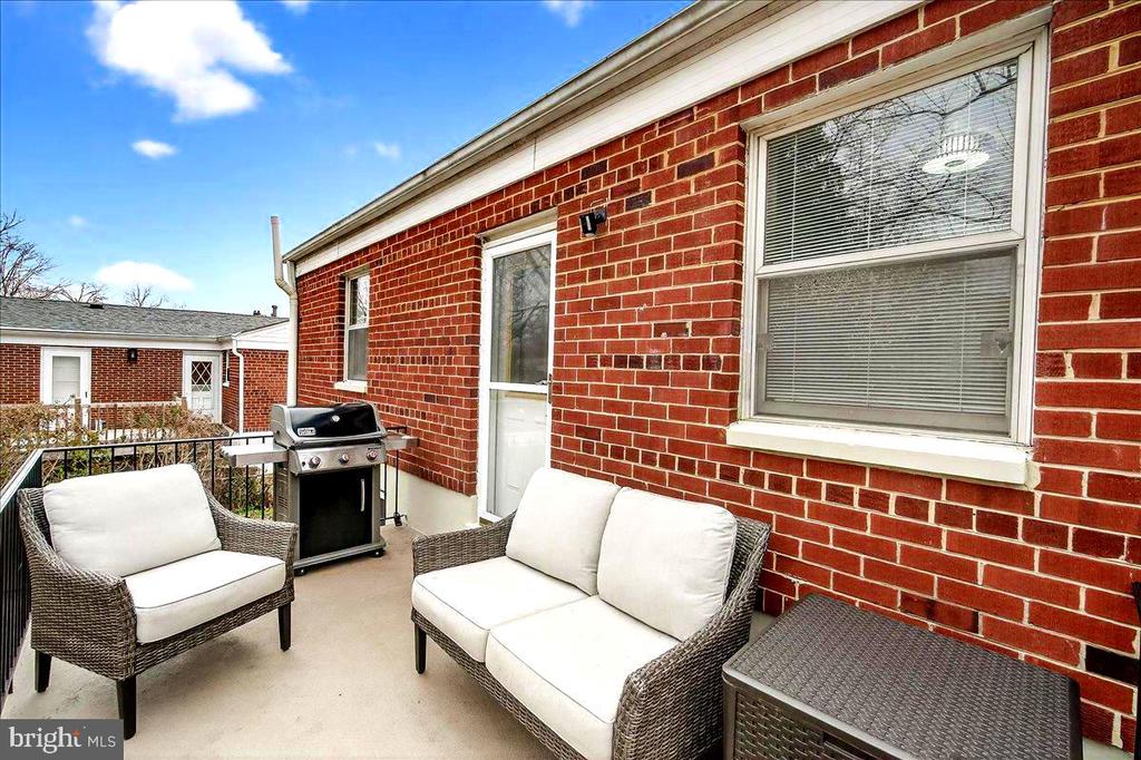 11206 ASHLEY DRIVE