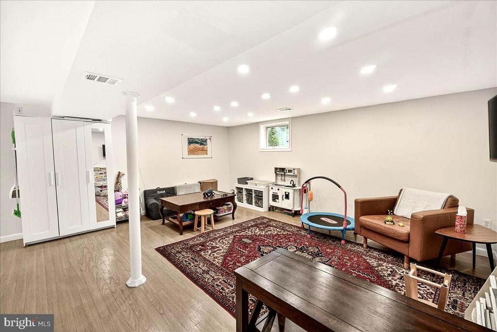 11206 ASHLEY DRIVE