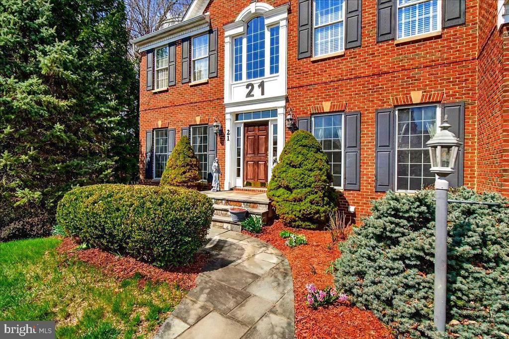 21 HACKETT COURT