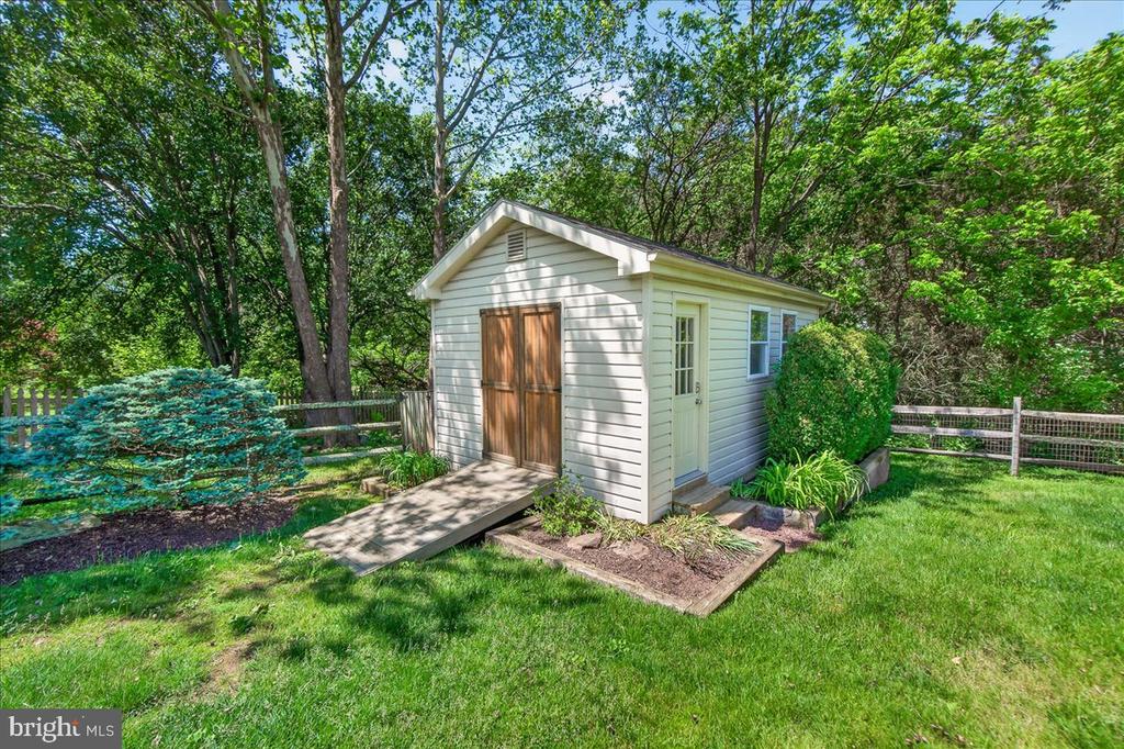 19505 GRAY FARM COURT