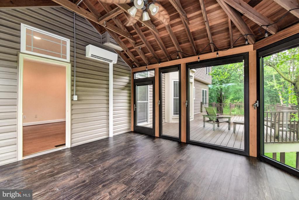 19505 GRAY FARM COURT