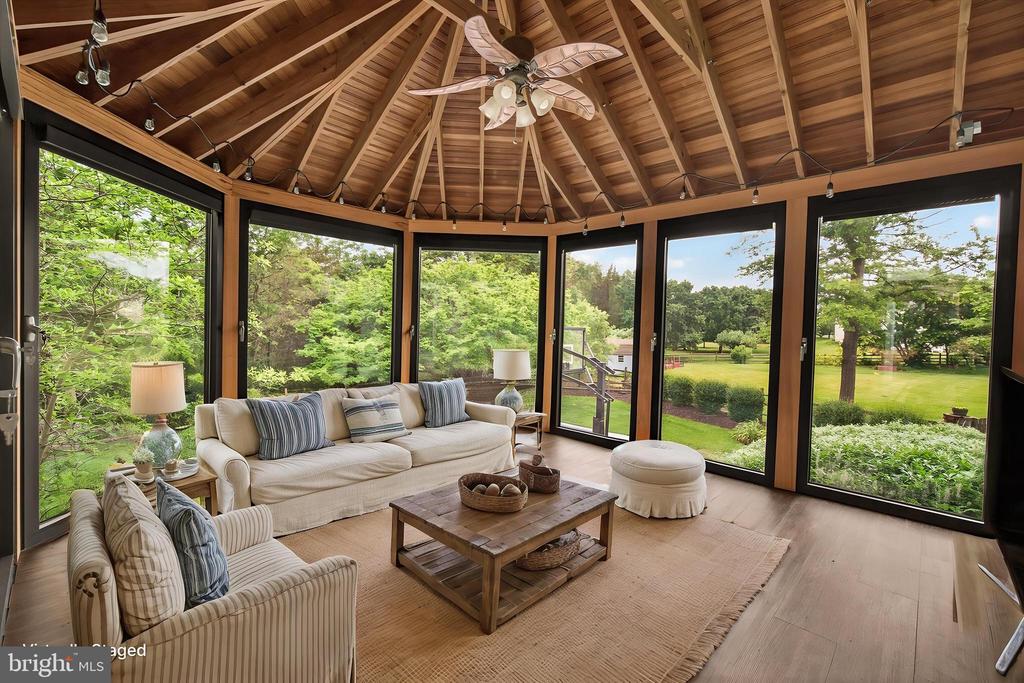 19505 GRAY FARM COURT