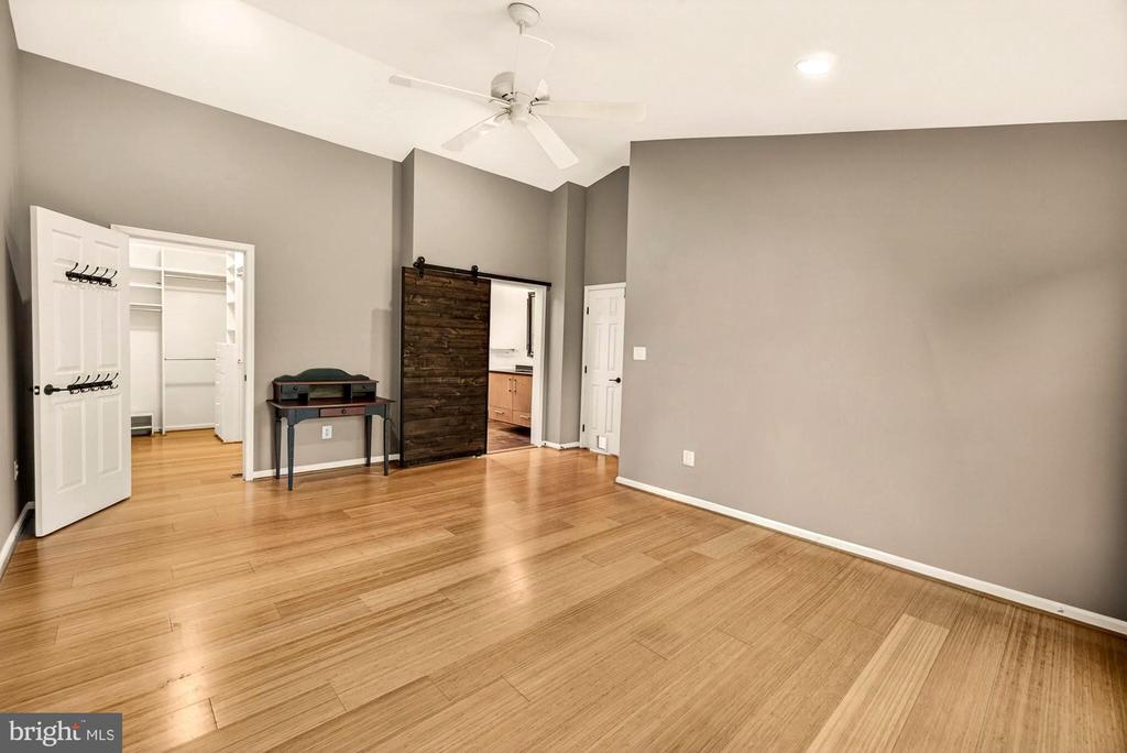 19505 GRAY FARM COURT