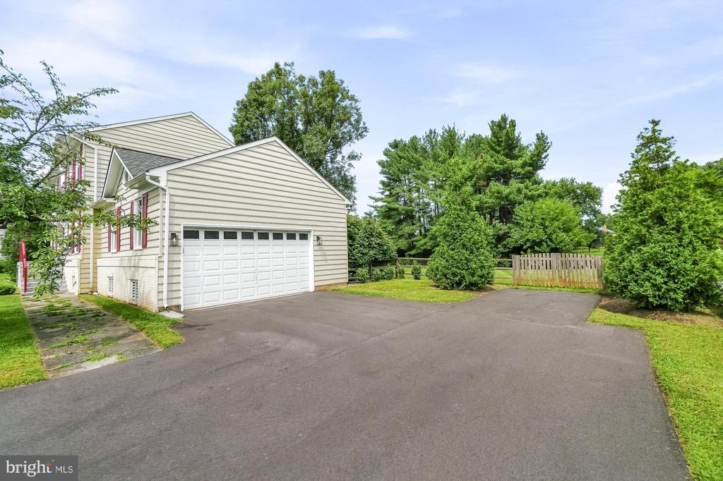 17004 SPATES HILL ROAD