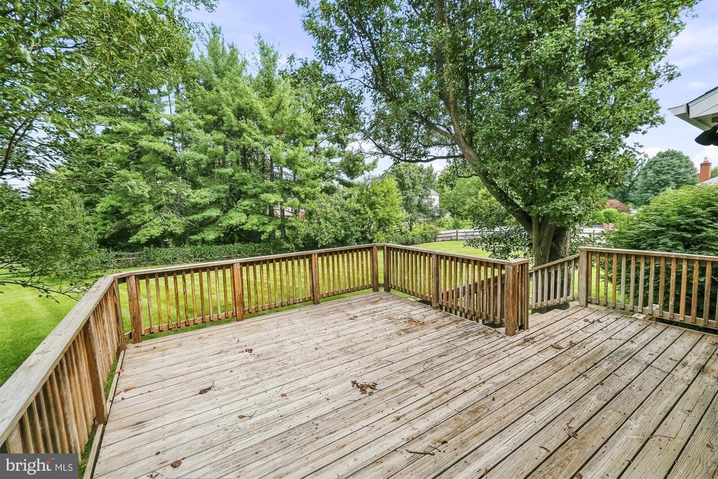 17004 SPATES HILL ROAD