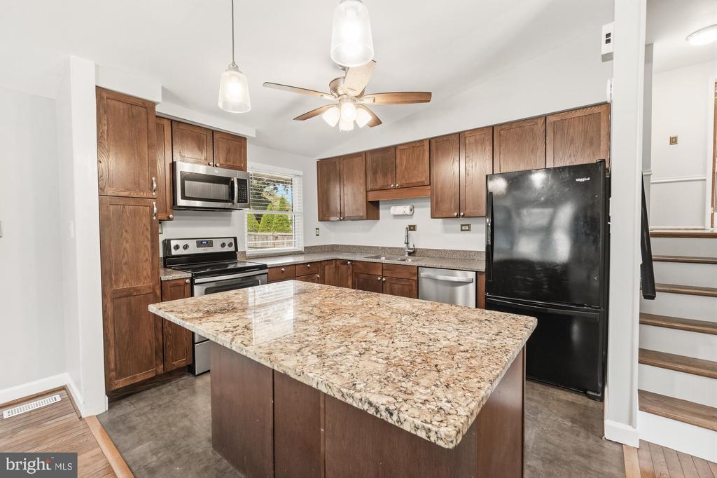 19110 DOWDEN CIRCLE
