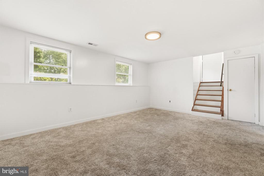 19110 DOWDEN CIRCLE