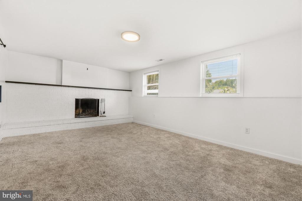 19110 DOWDEN CIRCLE