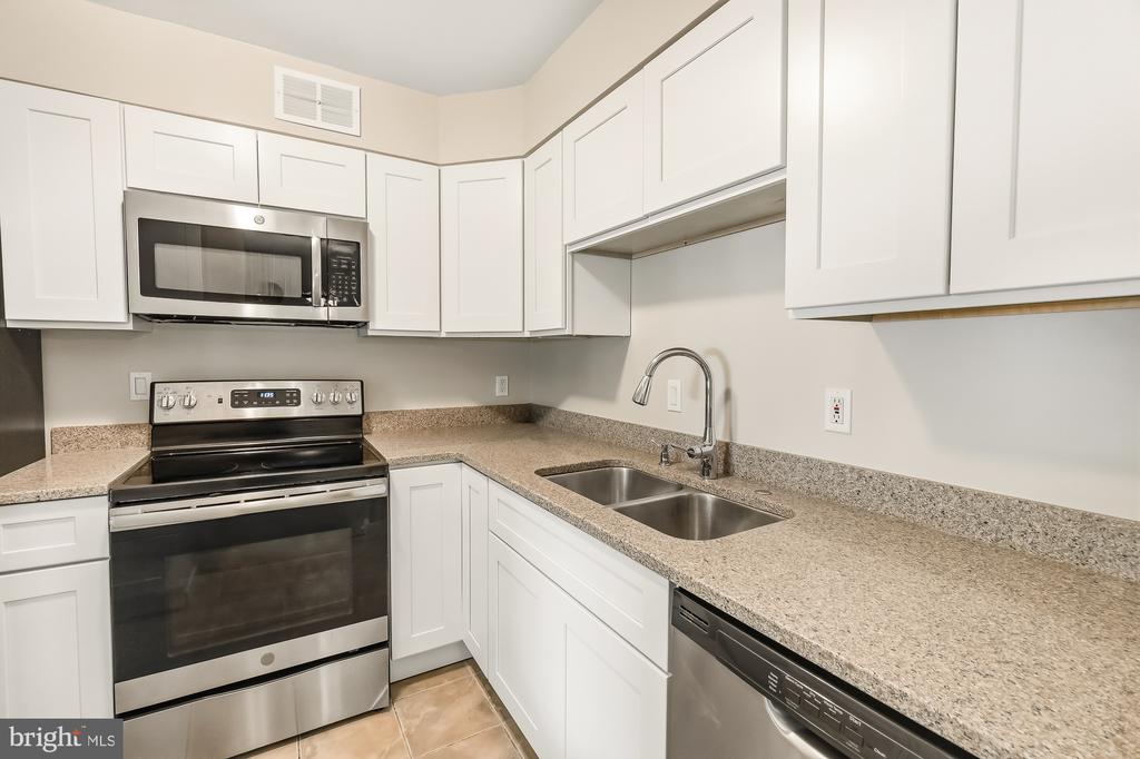 3206 SPARTAN ROAD Unit: 14