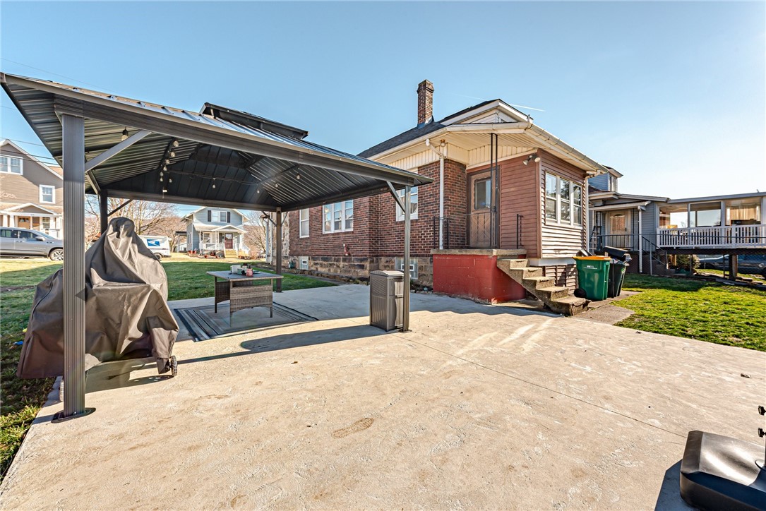 102 W Keeling Ave
