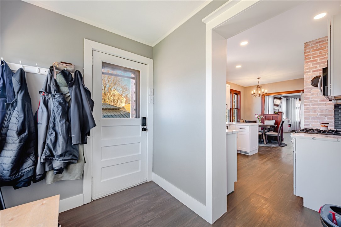 102 W Keeling Ave