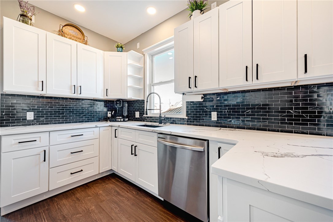102 W Keeling Ave