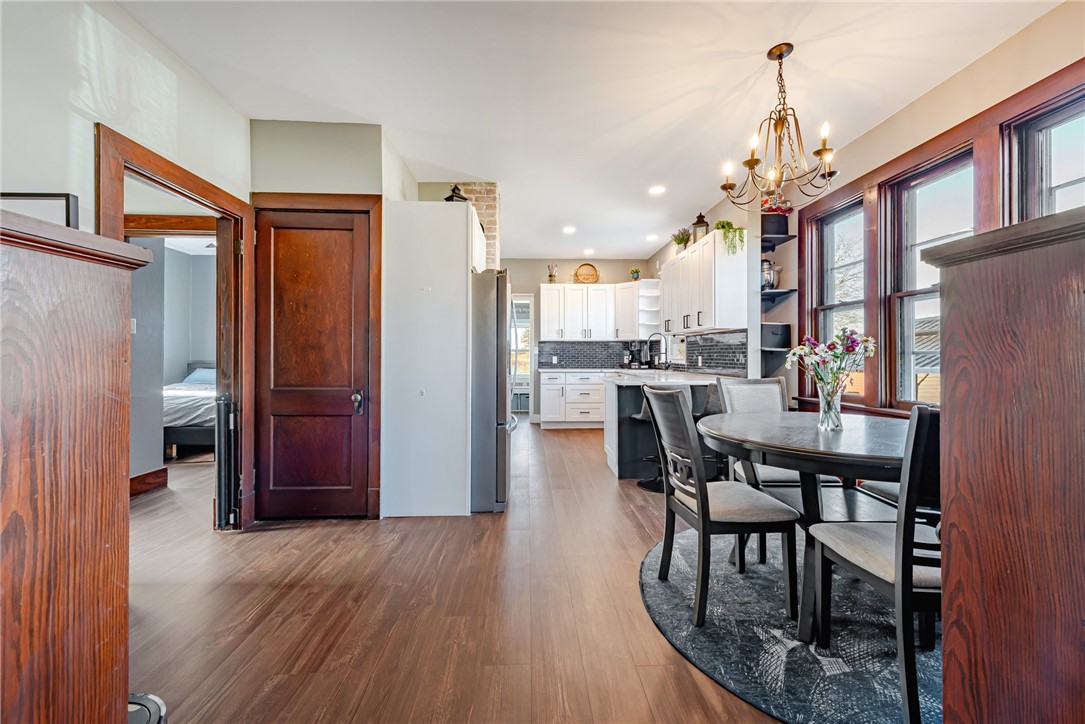 102 W Keeling Ave