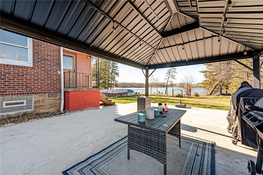 102 W Keeling Ave