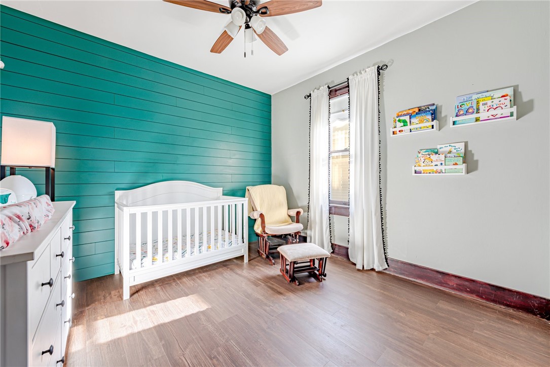 102 W Keeling Ave
