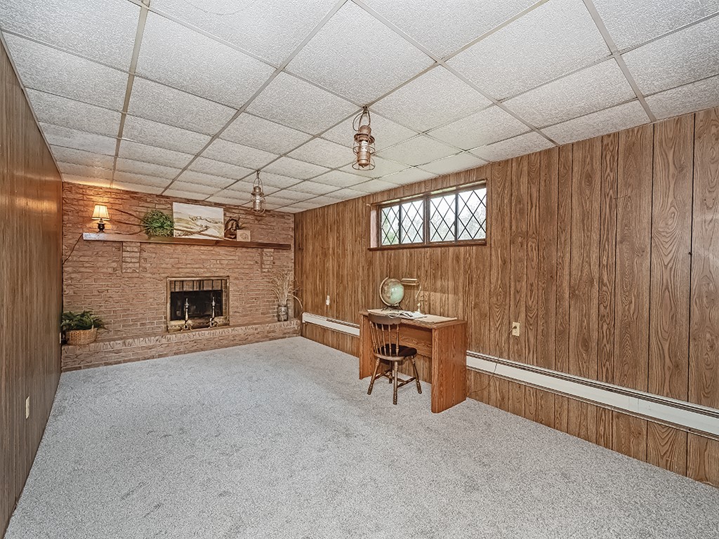 152 Erin Ln