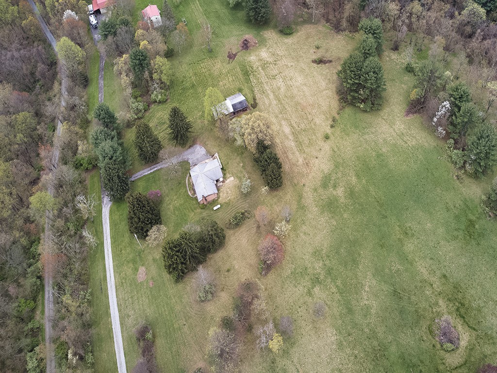 152 Erin Ln