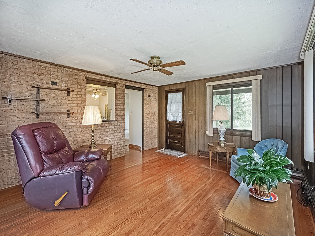 152 Erin Ln