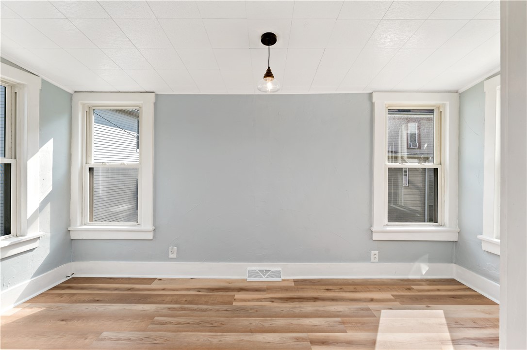 523 Westminster Ave (front & rear)