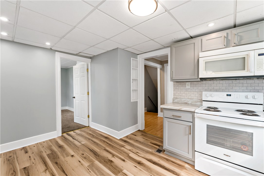 523 Westminster Ave (front & rear)