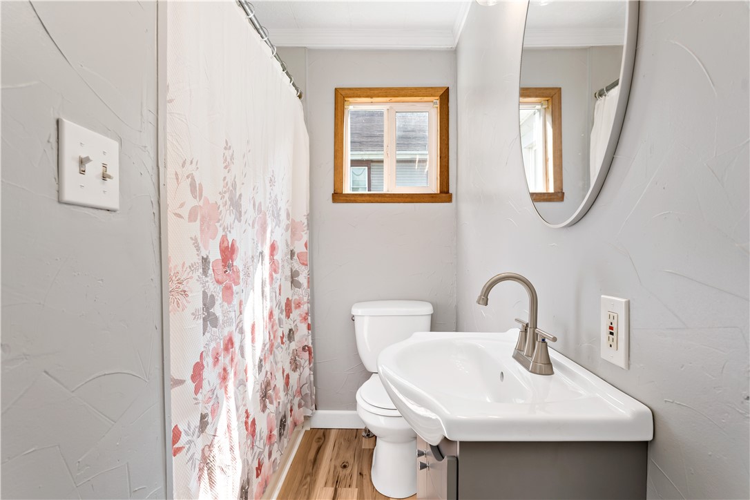 523 Westminster Ave (front & rear)