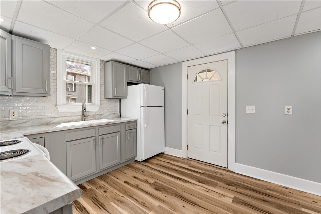 523 Westminster Ave (front & rear)