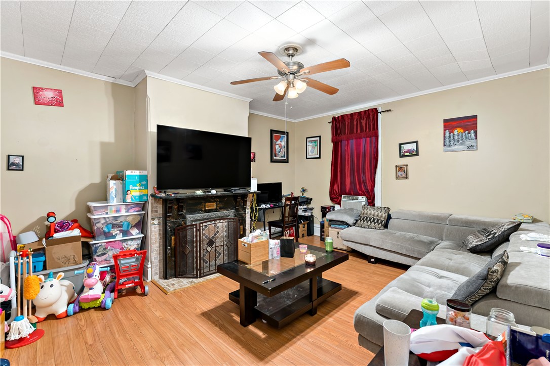 523 Westminster Ave (front & rear)