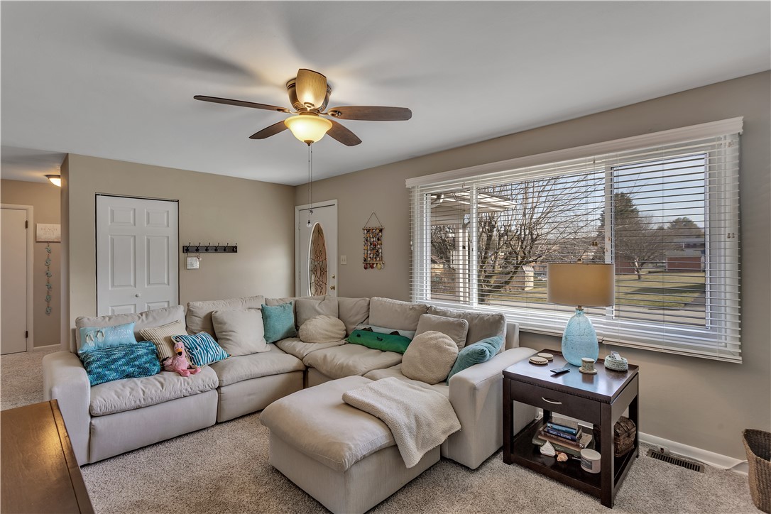 408 Hillcrest Dr