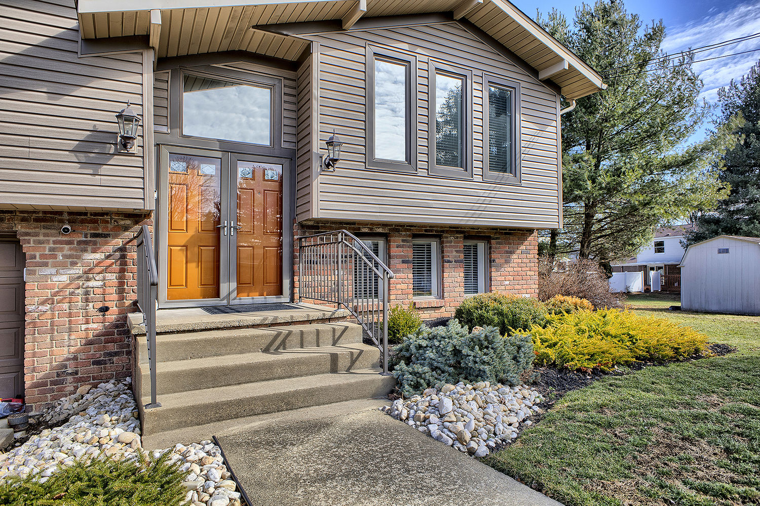 141 Saunders Station