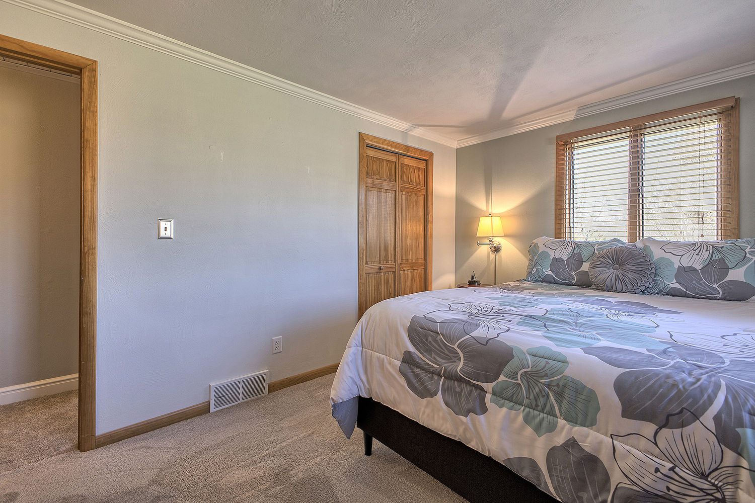 141 Saunders Station