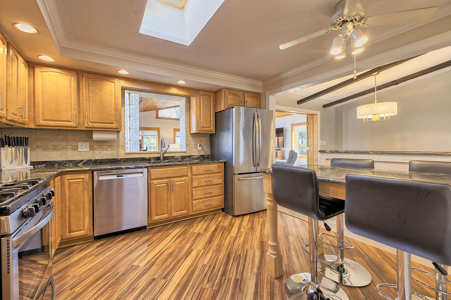 141 Saunders Station